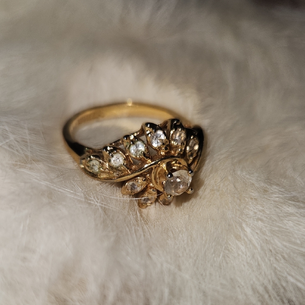 Elegant Gold and Silver Women's Ring